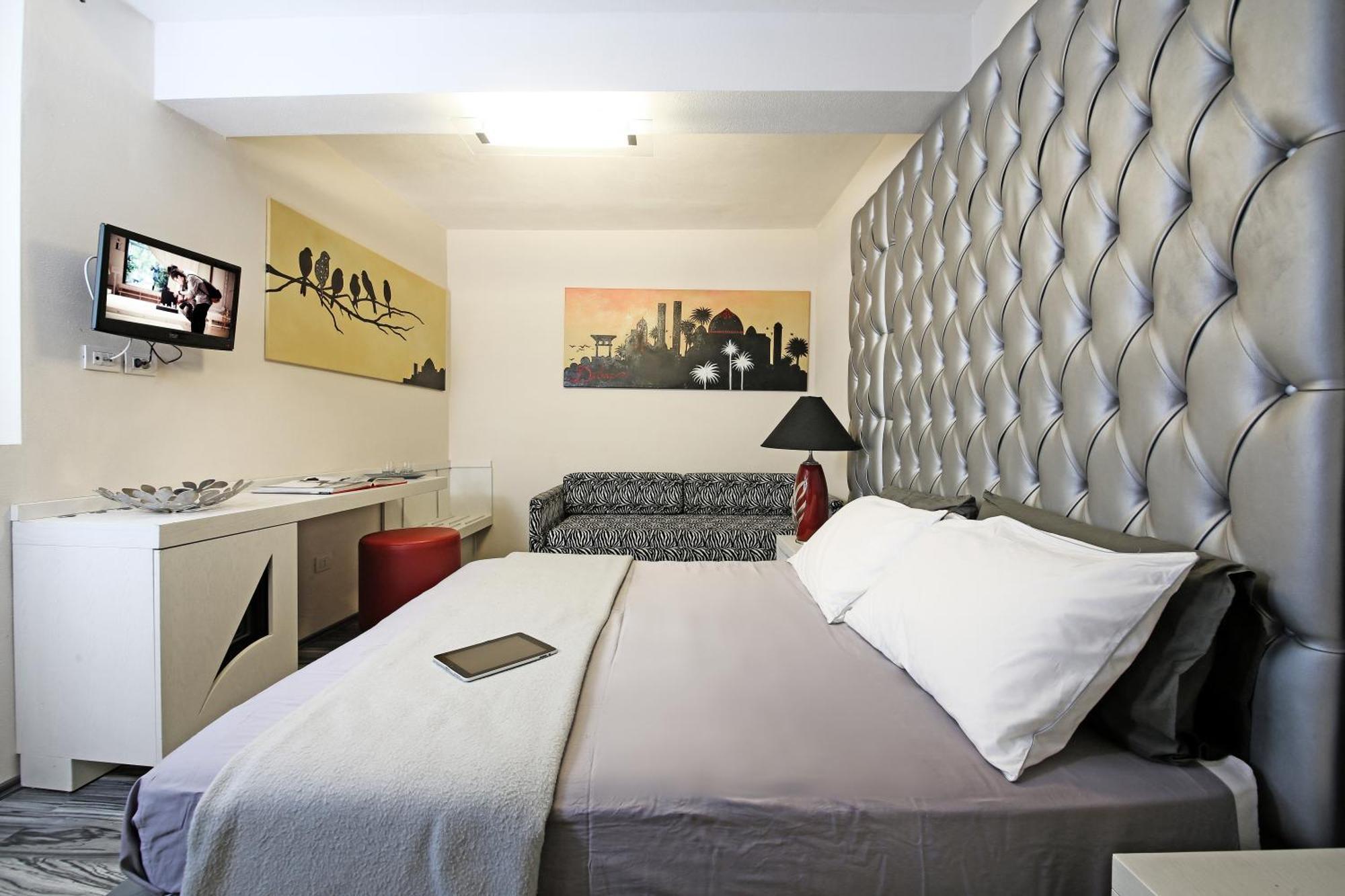 Happy Hotel Atelier Gardone Riviera Centro & Beach Szoba fotó