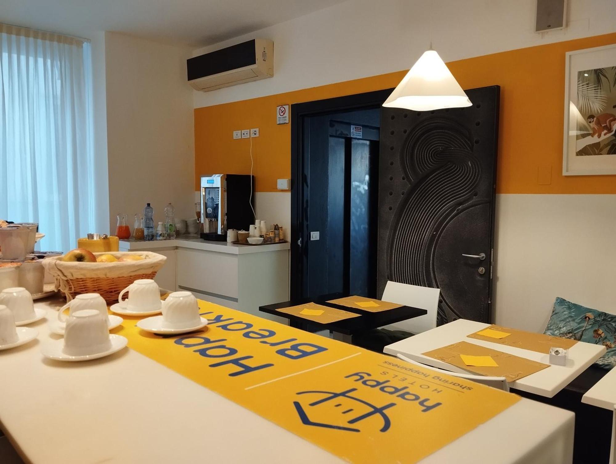 Happy Hotel Atelier Gardone Riviera Centro & Beach Kültér fotó